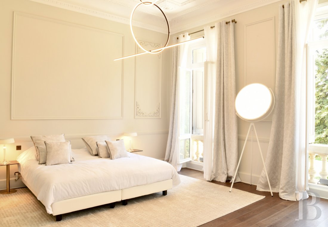 A 19th century chateau open for receptions and holidays to the east of Avignon in the Vaucluse  - photo  n°22